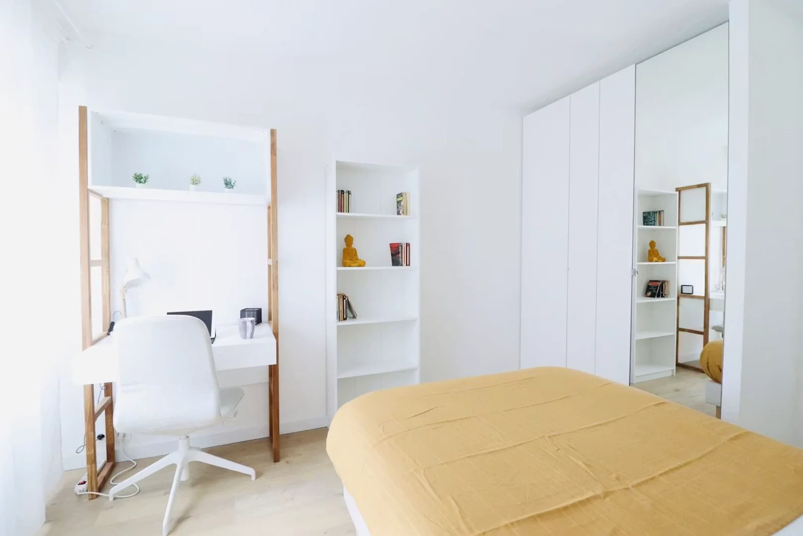 Zimmer in Studentenwohnung in  zu vermieten, voll möbliert