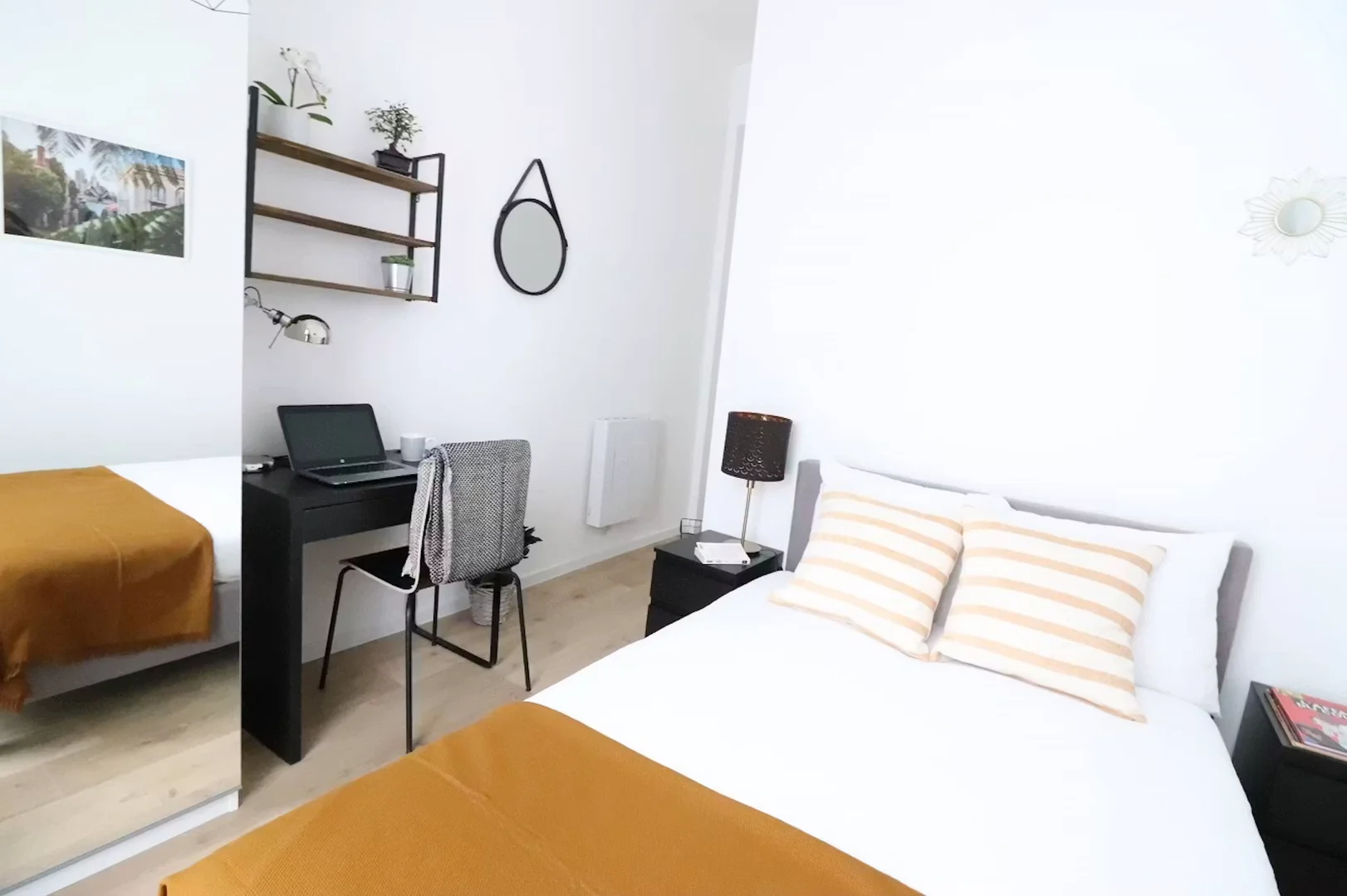 Functional student room perfect for studying in 