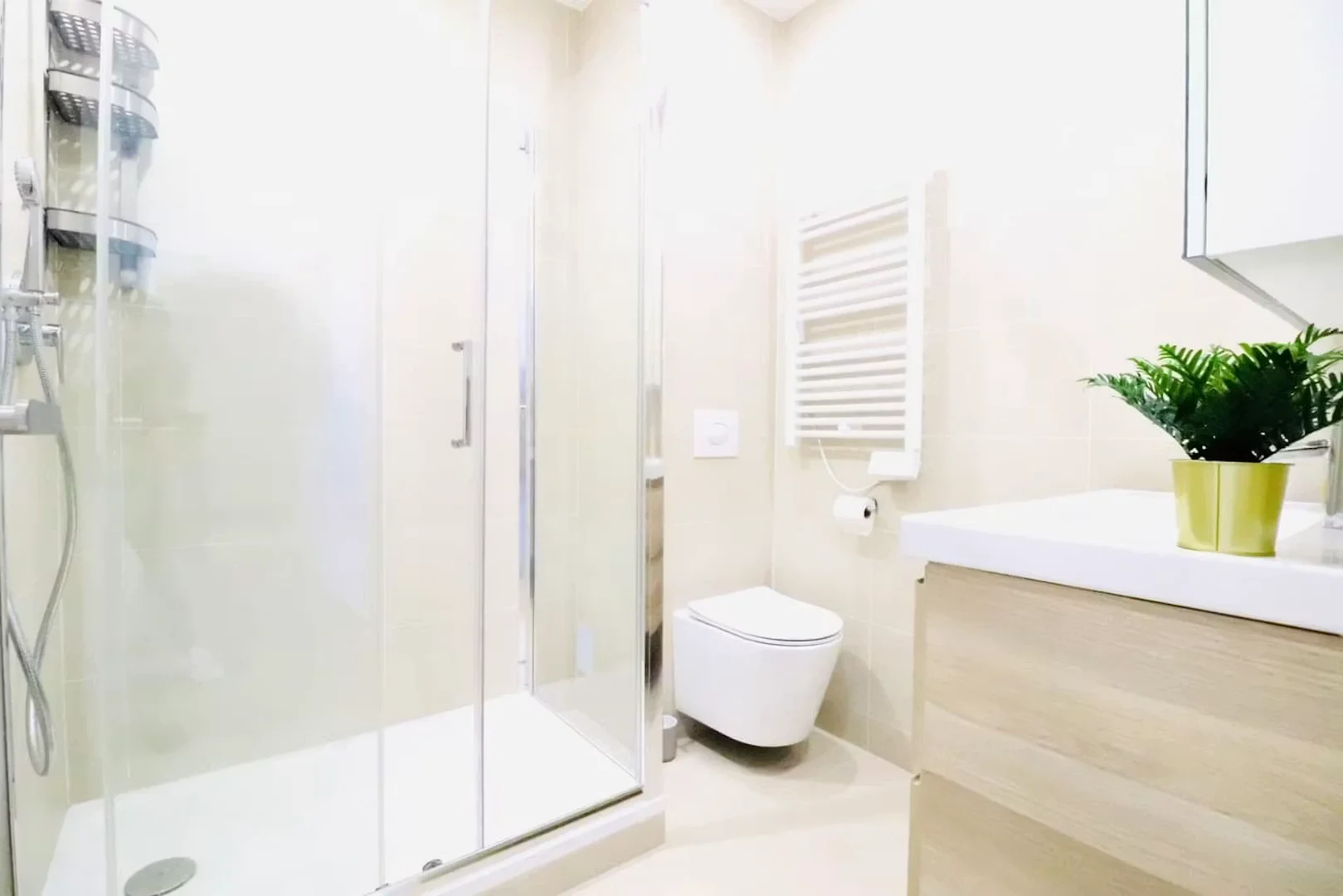 Student-friendly room in  with modern amenities