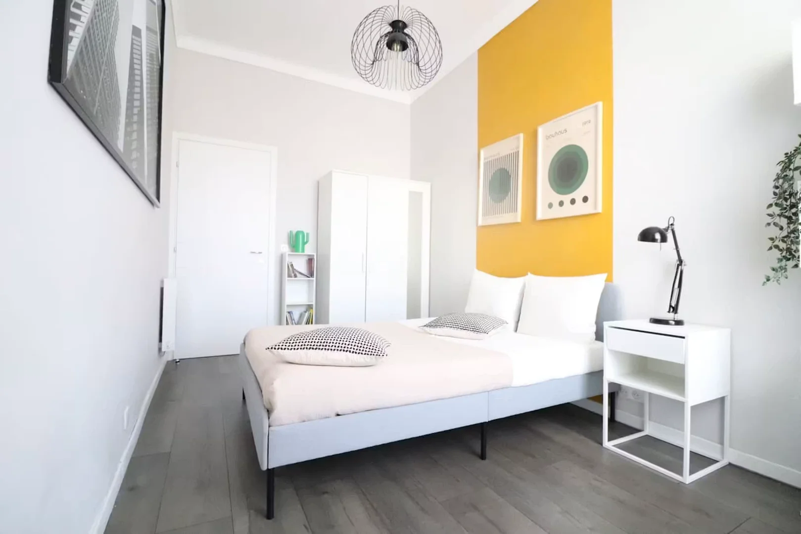 Budget-friendly student room close to campus in 