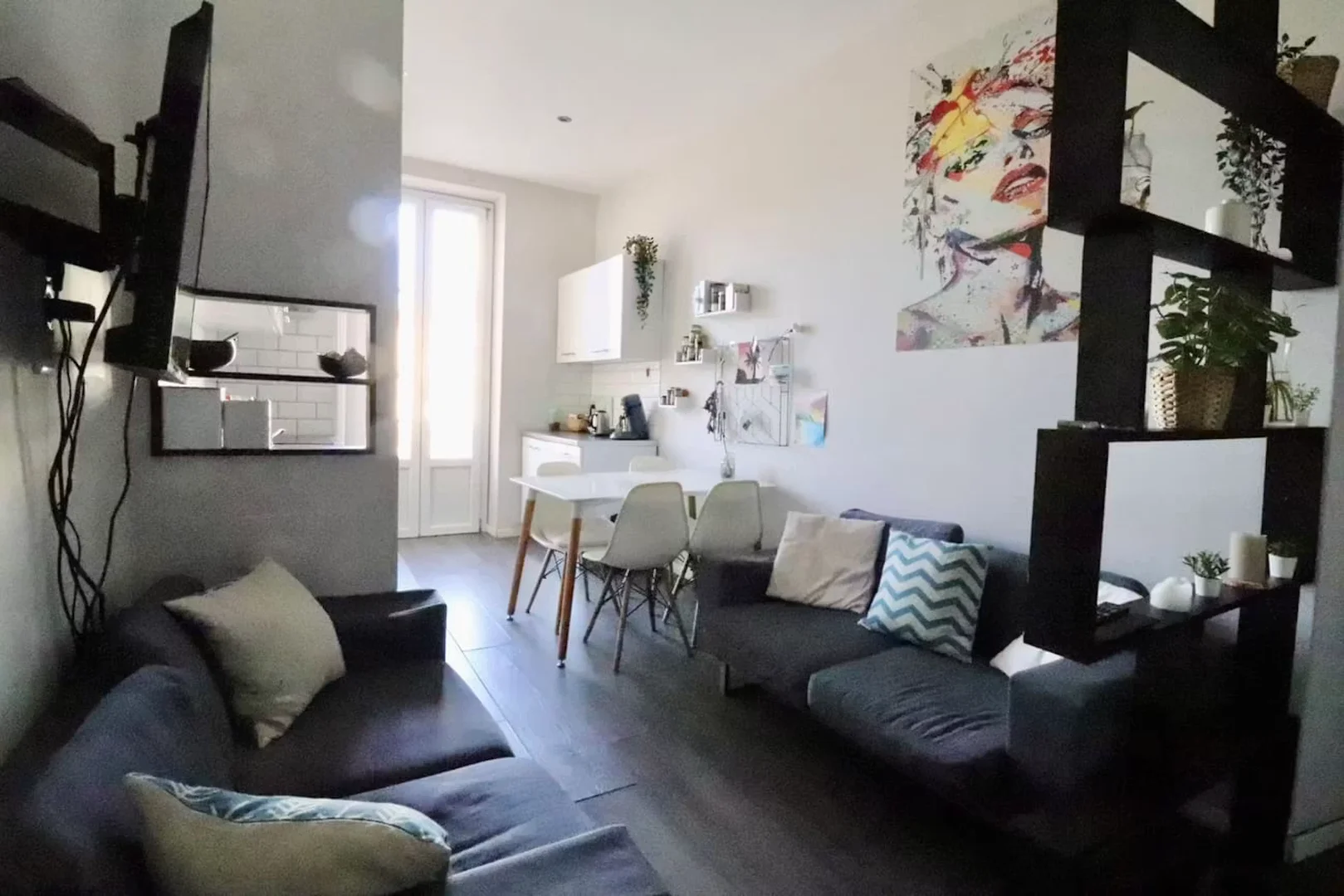 Room for rent in student apartment in , fully furnished