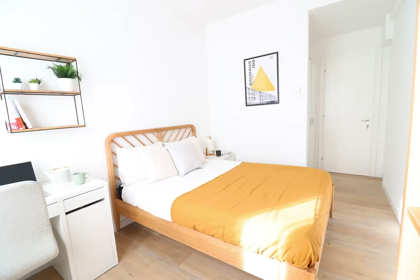 Economical student room with convenient location in 