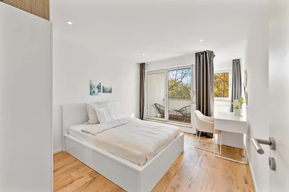Private room at Varnhagenstraße 6/whg 3, 81241 München, Germania, image 1 of 4