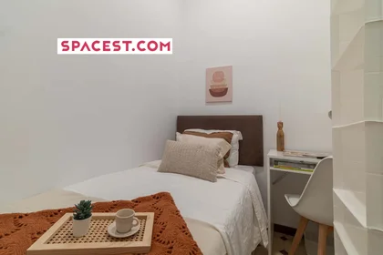 Private room at Carrer de Calàbria, Eixample, 08015 Barcelona, Spagna, image 1 of 10