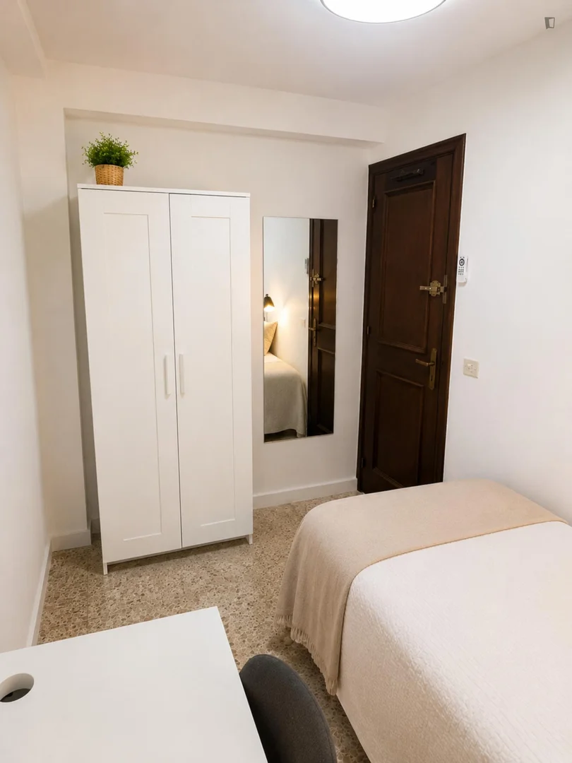 Quarto acolhedor para estudantes disponível em 