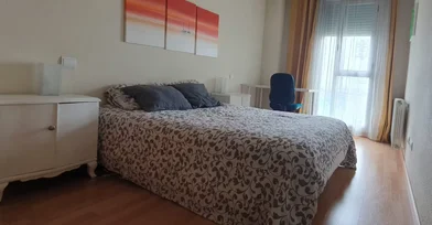 {area} de çift kişilik yataklı kiralık oda
