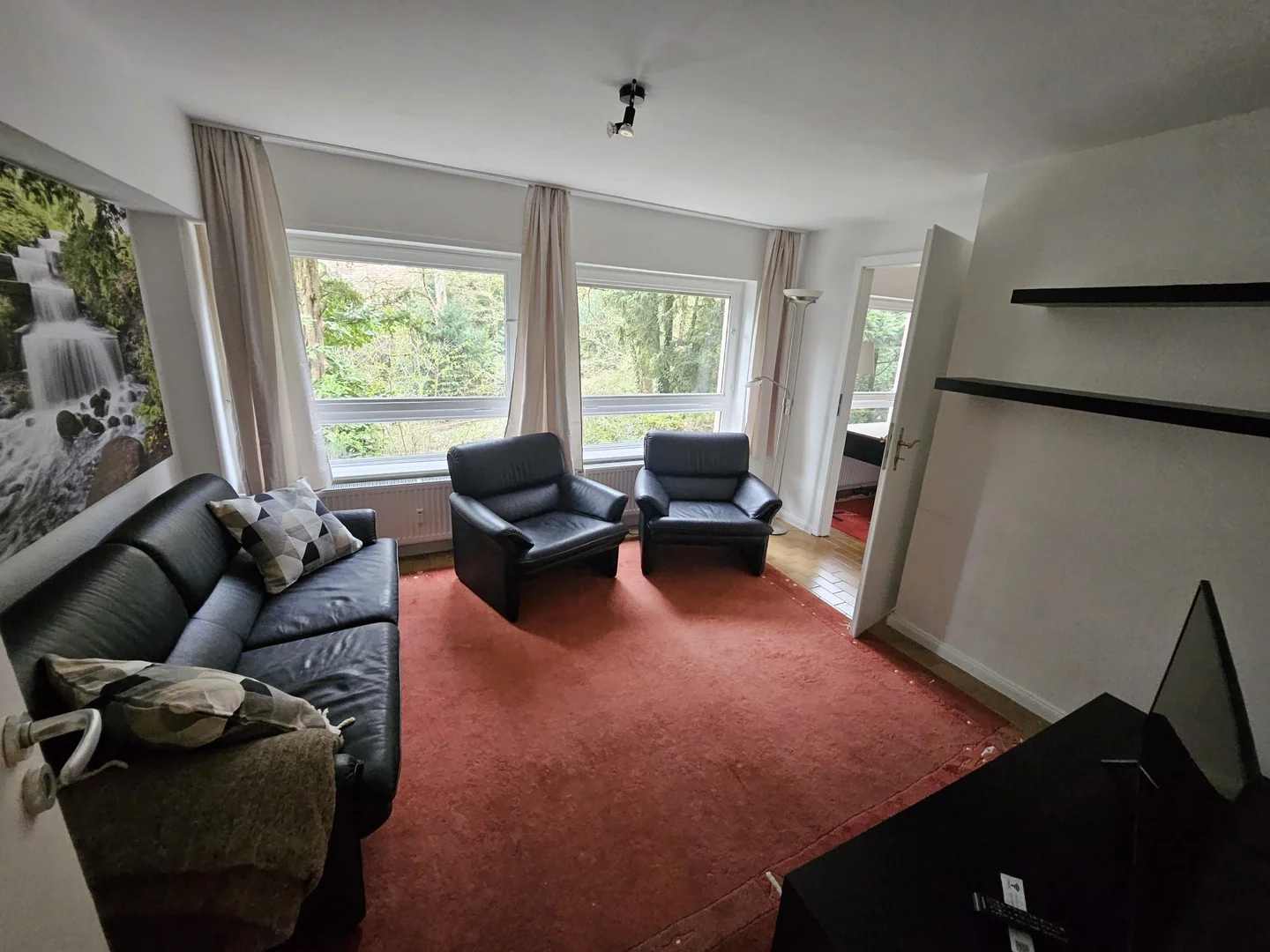 Bright and airy student room with easy university access in 