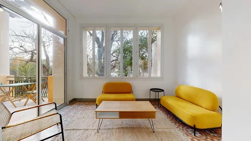 Entire apartment at 1 Rue de la Clinique, 13004 Marseille, France, image 10 of 33