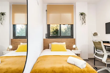 Quarto privado em Plaça Creu de Coll Fava, , imagem 1 de 10