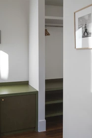 Private room at Saint-Gilles, Saint-Gilles, image 50 of 51