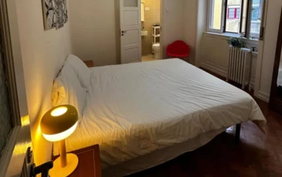 Quarto privado em R. de Sá da Bandeira, imagem 1 de 16