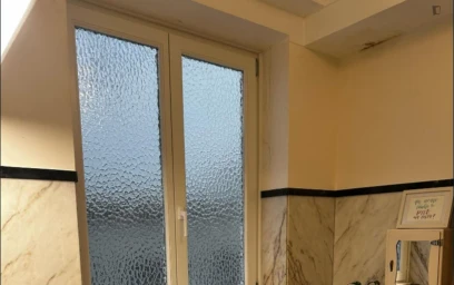 Quarto privado em R. de Sá da Bandeira, imagem 14 de 16
