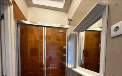 Quarto privado em R. de Sá da Bandeira, imagem 5 de 16
