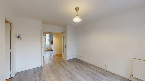 Apartamento inteiro em Rue Honoré Daumier, , imagem 2 de 10