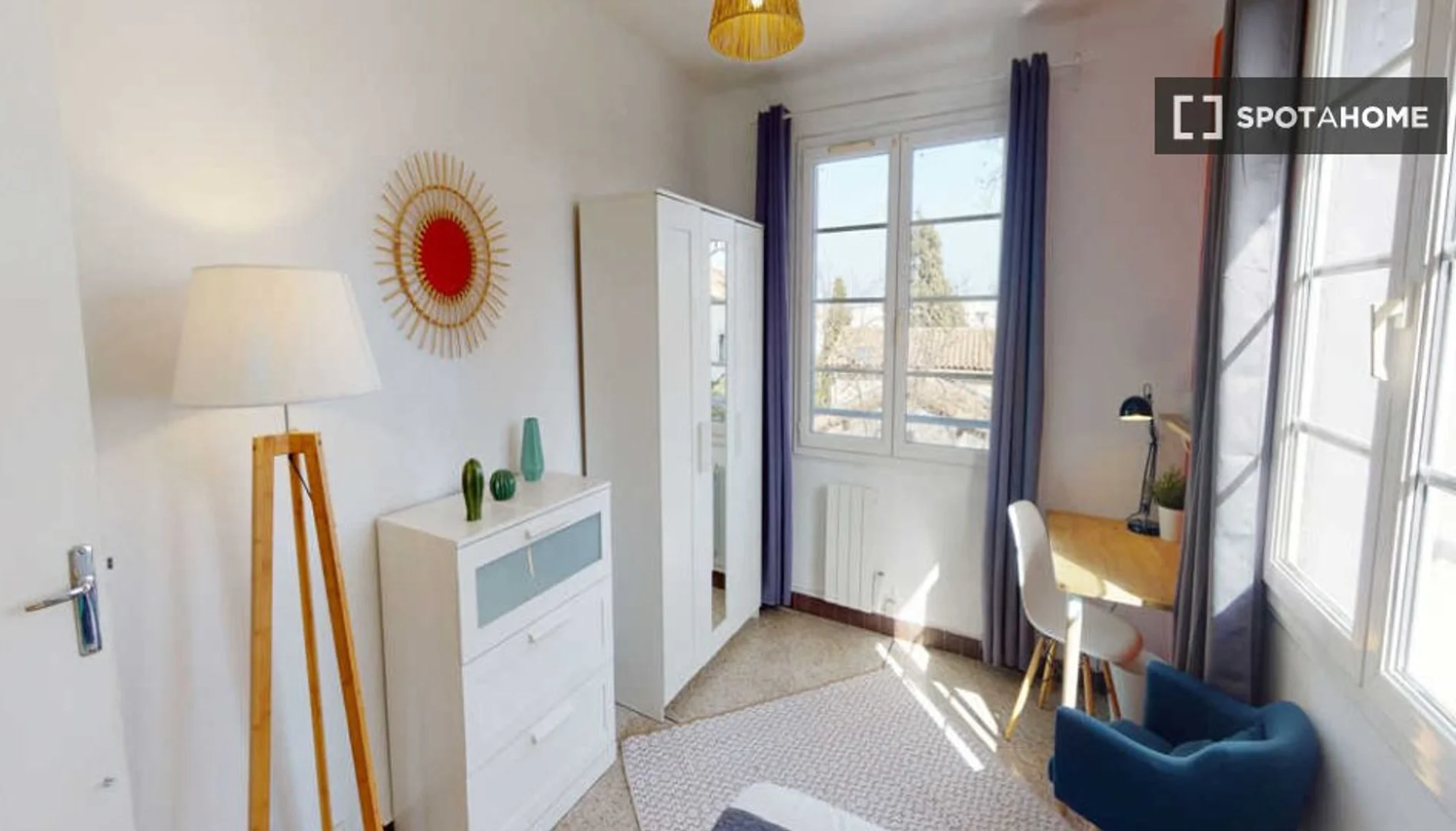 Student-friendly room in  with modern amenities