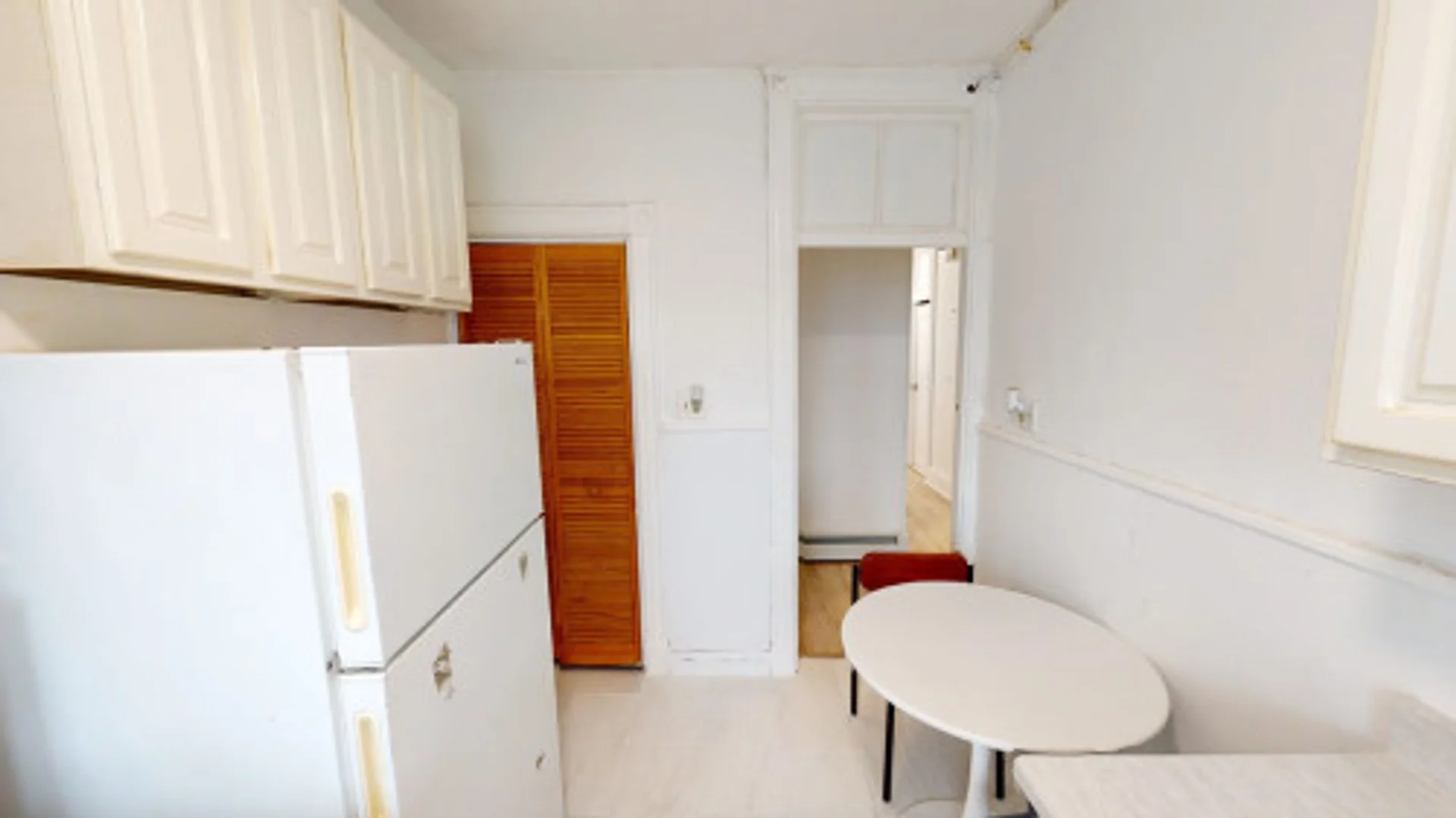 Student-friendly room in  with modern amenities