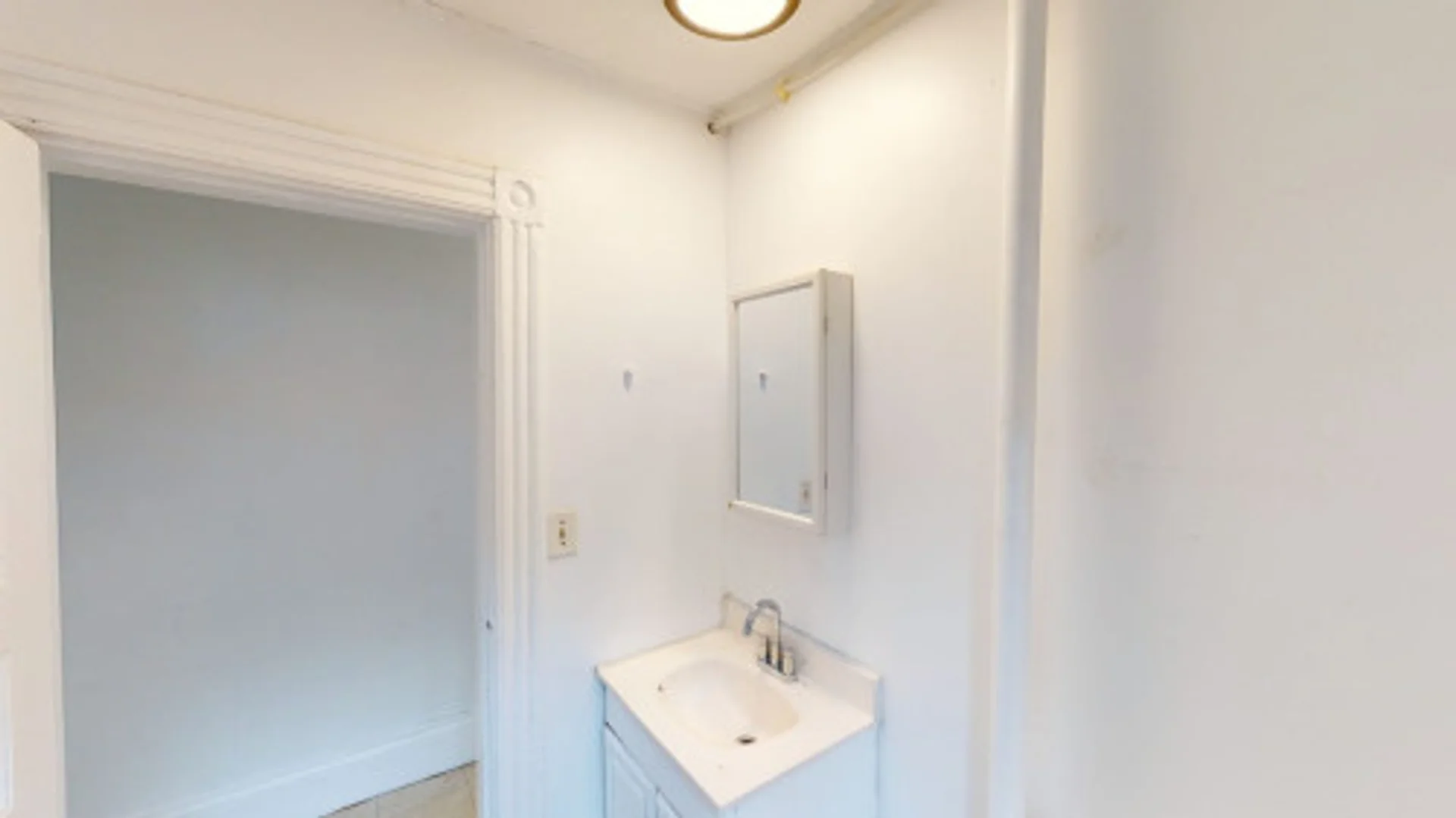 Budget-friendly student room close to campus in 
