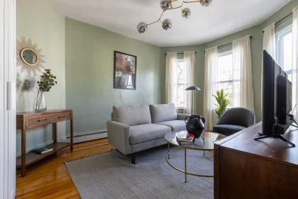 Quarto privado em #328: JFK/UMass Boston 02125, imagem 1 de 10