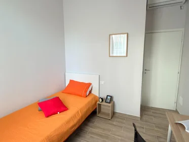 Quarto privado em Via Tirino, imagem 2 de 10