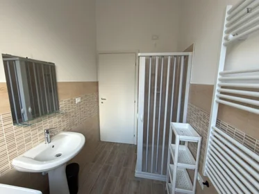 Quarto privado em Via Tirino, imagem 9 de 12