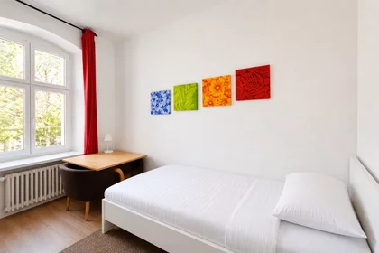 Alquiler de habitación en piso compartido en {area}