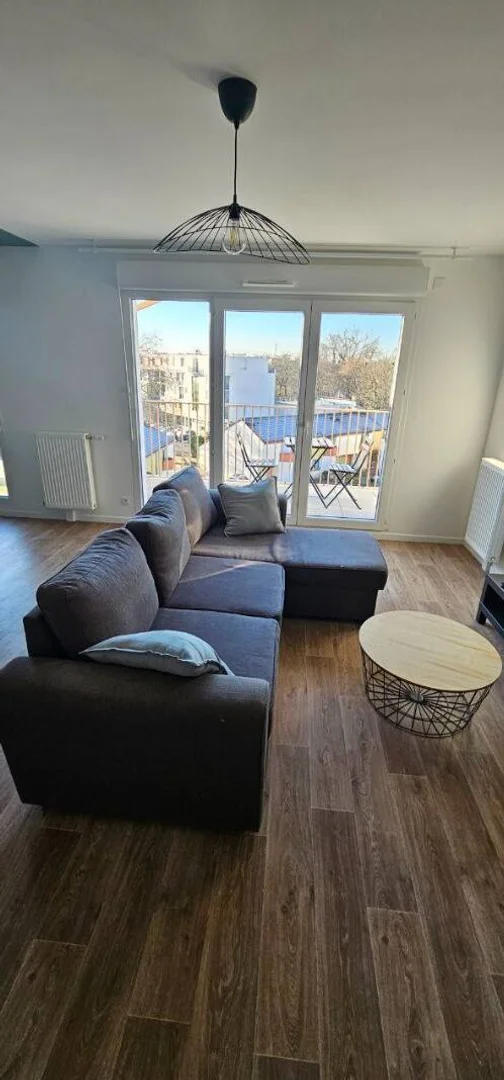 Habitación estudiantil amplia y cómoda en 