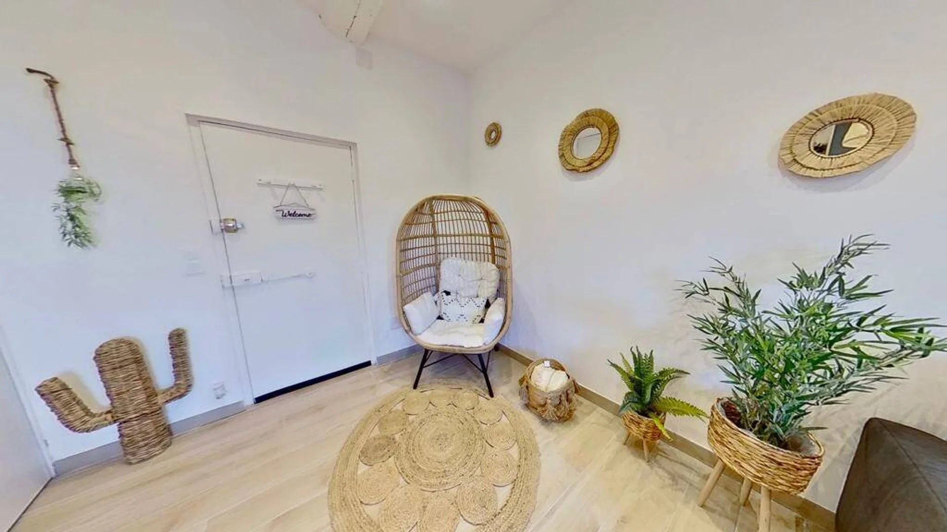 Comfortable and spacious student room in 