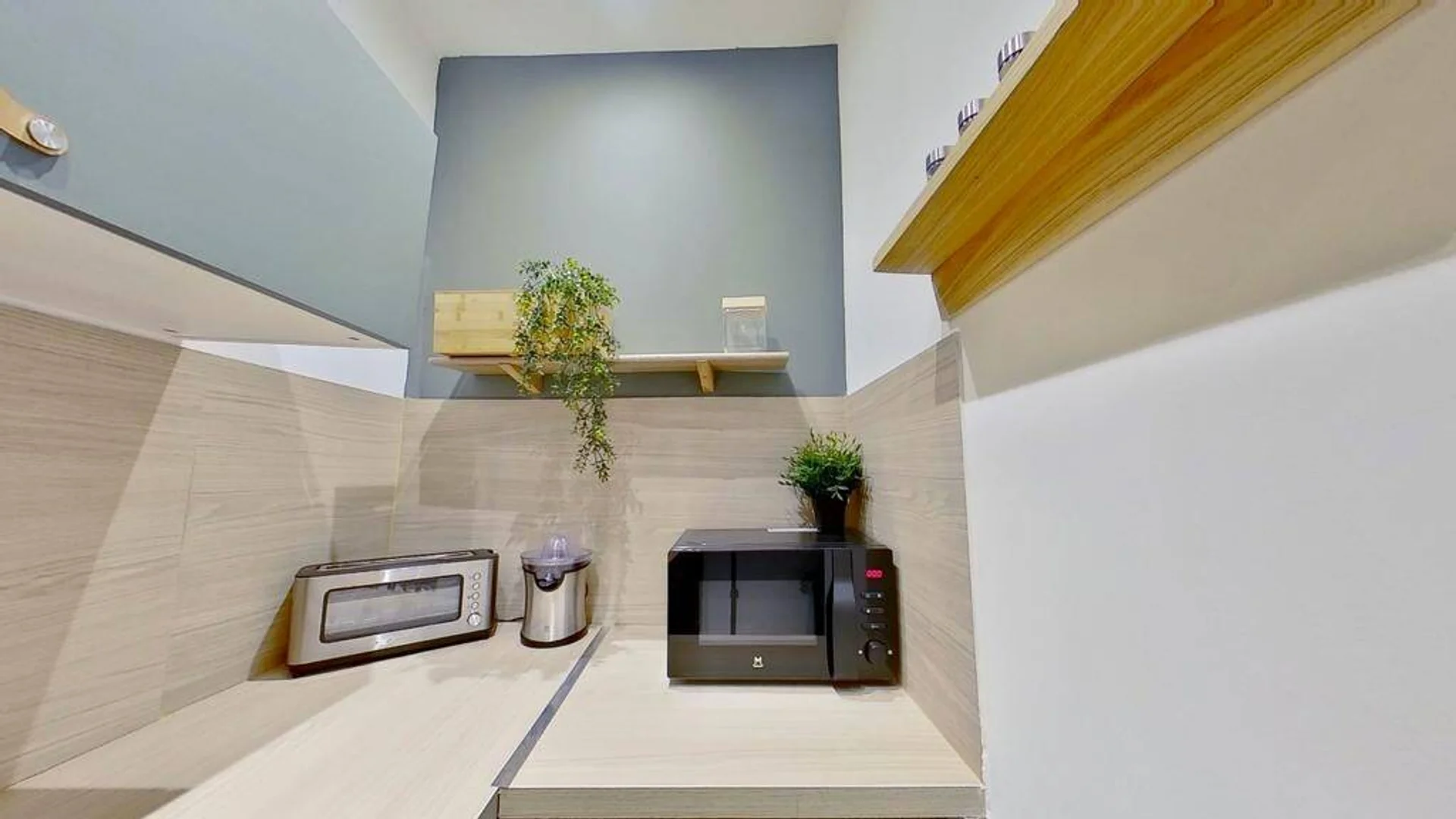 Economical student room with convenient location in 