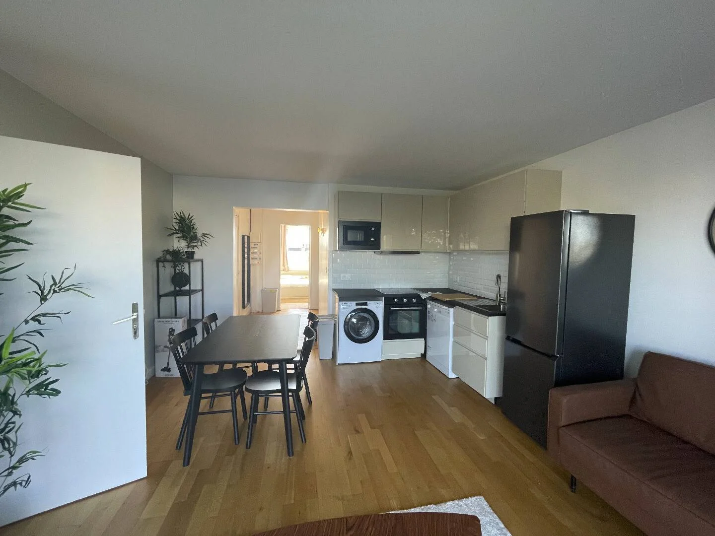 Quarto para alugar em apartamento de estudantes em , totalmente mobilado