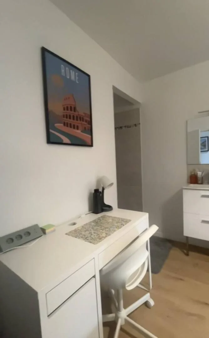 Camera per studenti economica con posizione comoda a 