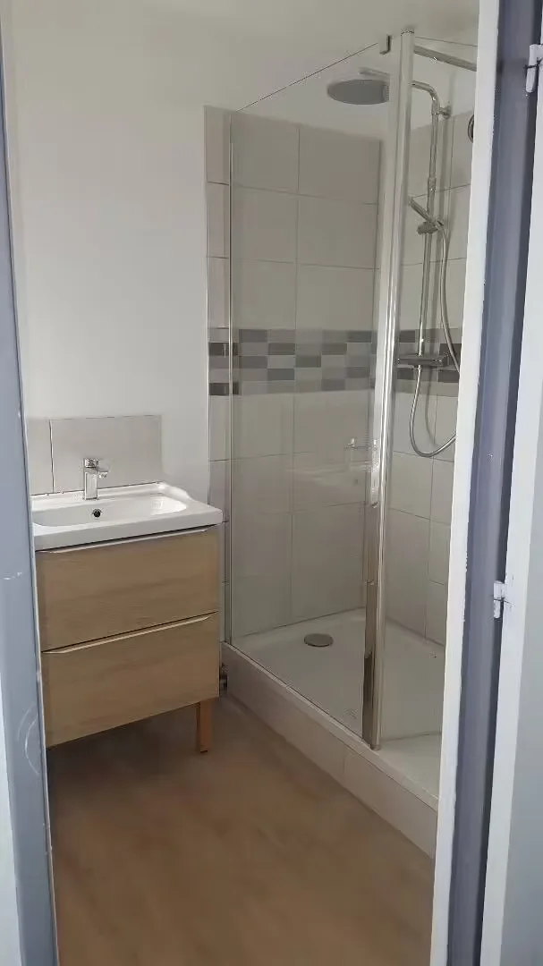 Room for rent in student apartment in , fully furnished