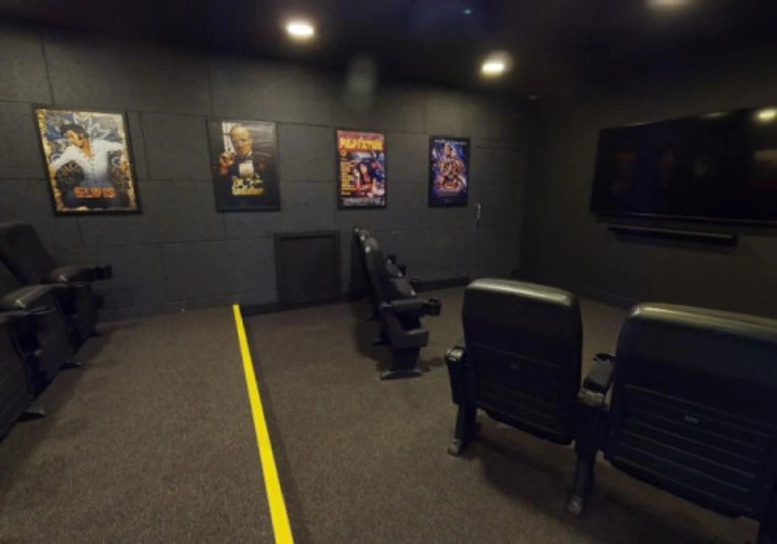 Comfortable and spacious student room in 