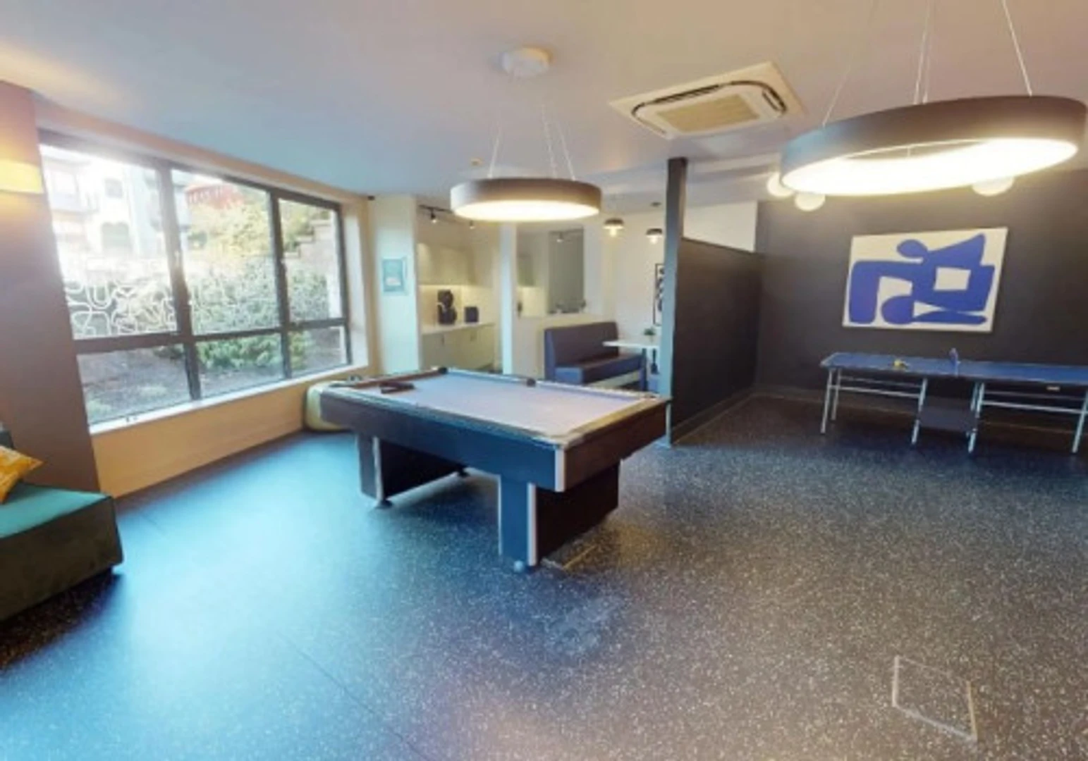 Room for rent in student apartment in , fully furnished