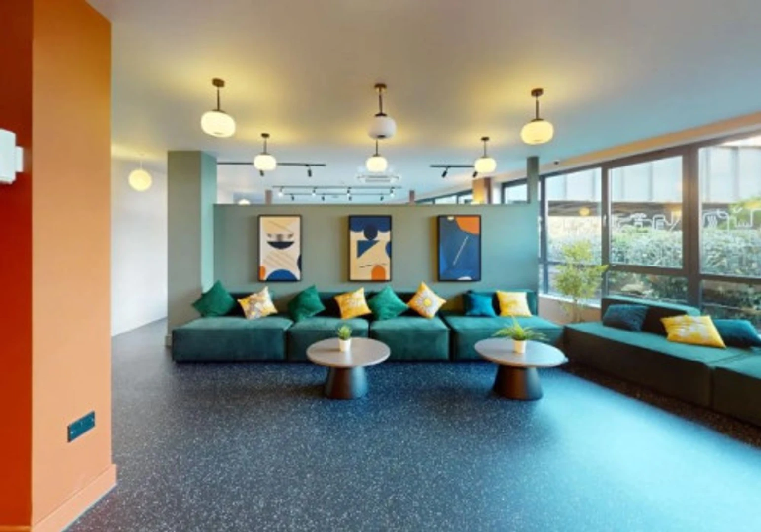 Economical student room with convenient location in 