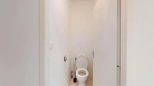 Habitación privada en 9 Rue de l'Intendant le Nain, 86000 Poitiers, France, imagen 16 de 17