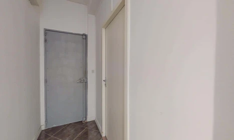 Habitación privada en 9 Rue de l'Intendant le Nain, 86000 Poitiers, France, imagen 11 de 17