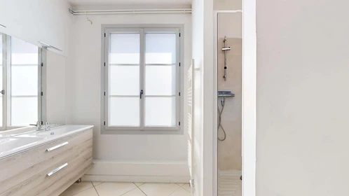 Habitación privada en 9 Rue de l'Intendant le Nain, 86000 Poitiers, France, imagen 14 de 17