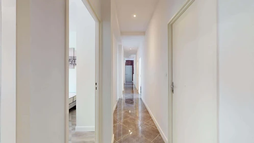Habitación privada en 9 Rue de l'Intendant le Nain, 86000 Poitiers, France, imagen 10 de 17