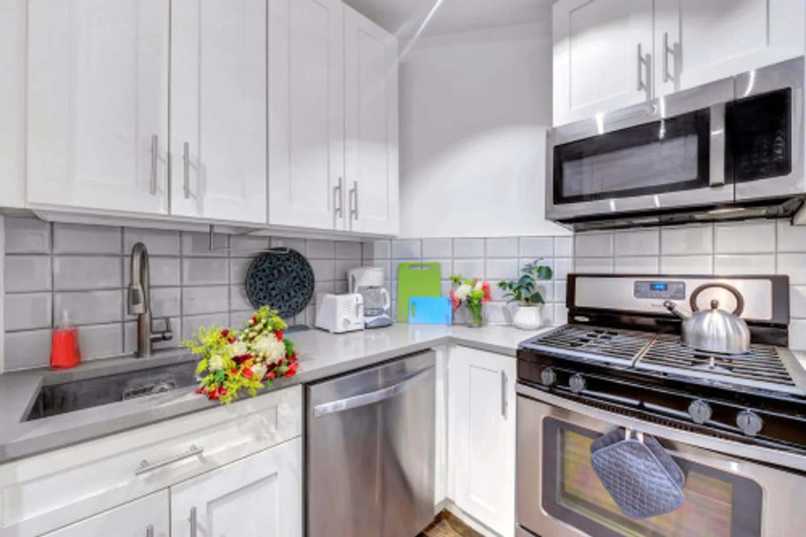 Habitación estudiantil amplia y cómoda en 