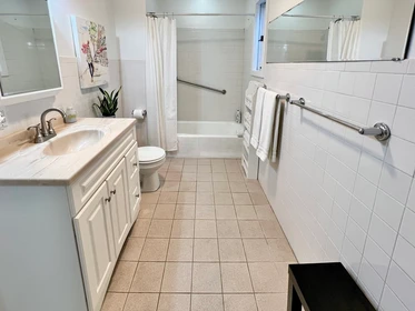 Alojamiento entero en residencia en 1, Torpie St., Unit 1, Mission Hill, Boston, MA, 02120, imagen 14 de 21