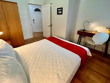 Alojamiento entero en residencia en 1, Torpie St., Unit 1, Mission Hill, Boston, MA, 02120, imagen 8 de 21