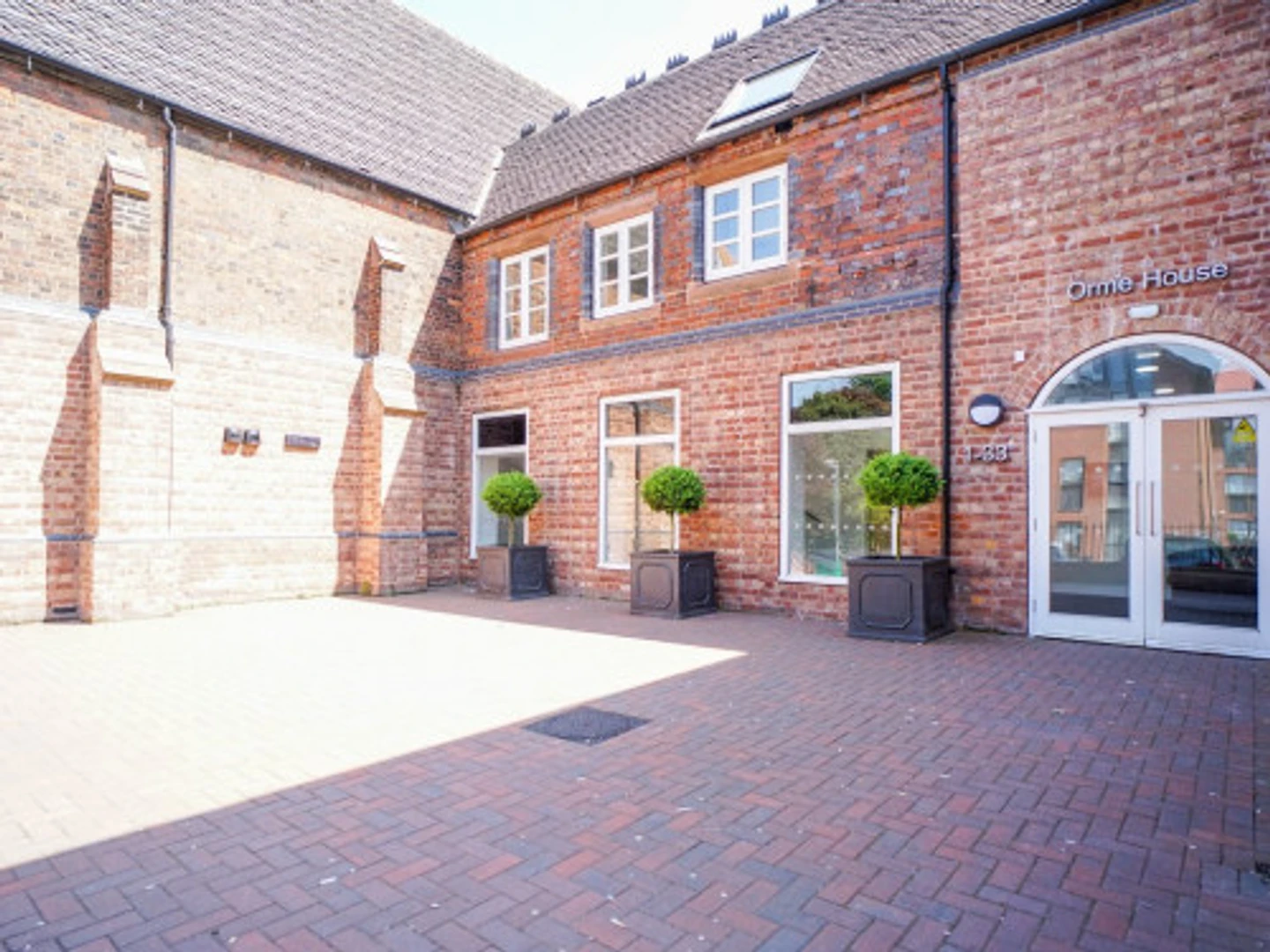 Room for rent in student apartment in , fully furnished