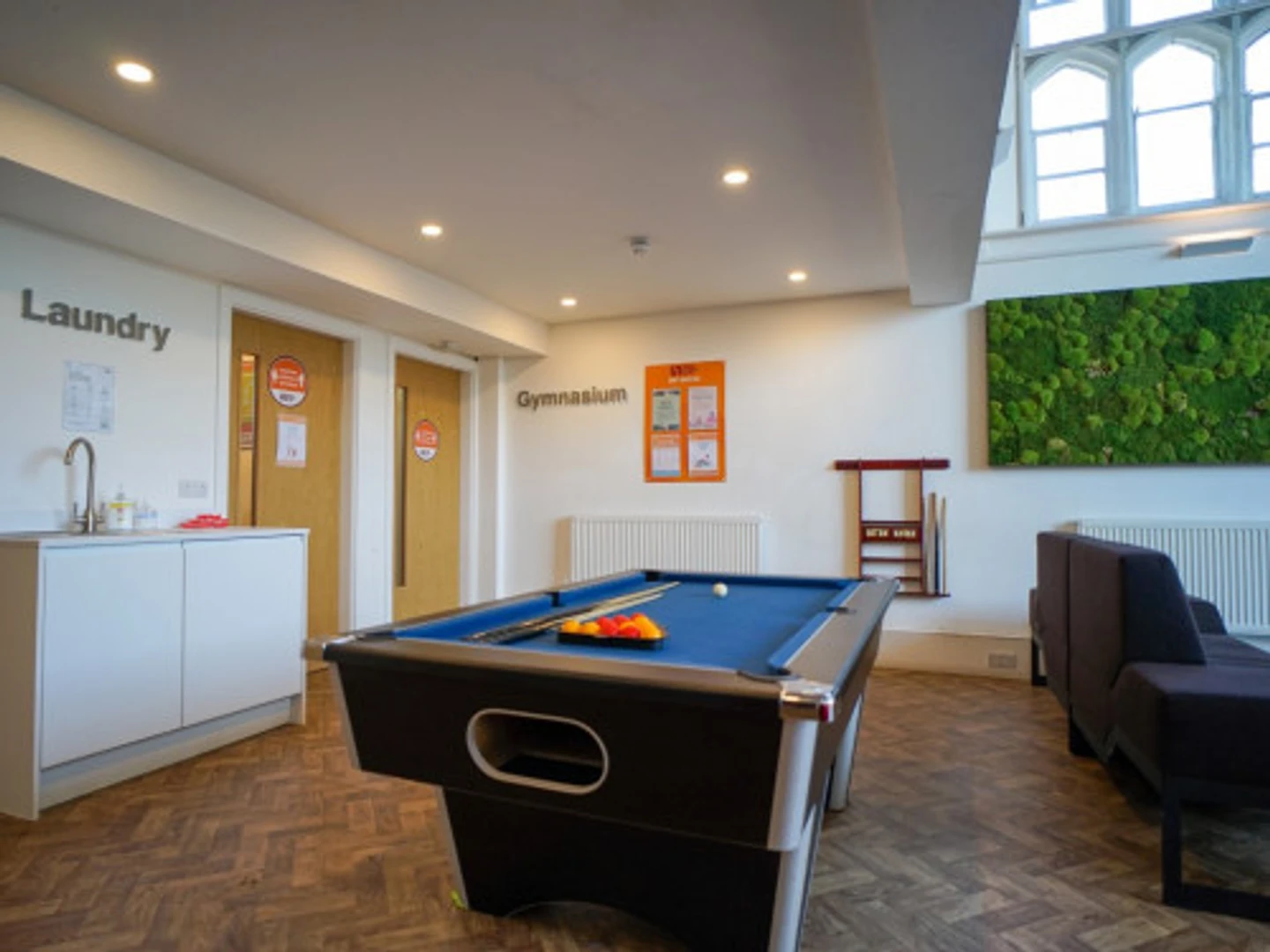 Student-friendly room in  with modern amenities