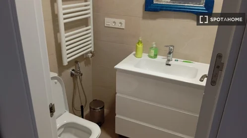 Chambre privée à P.º de Juan Carlos I, image 10 de 13
