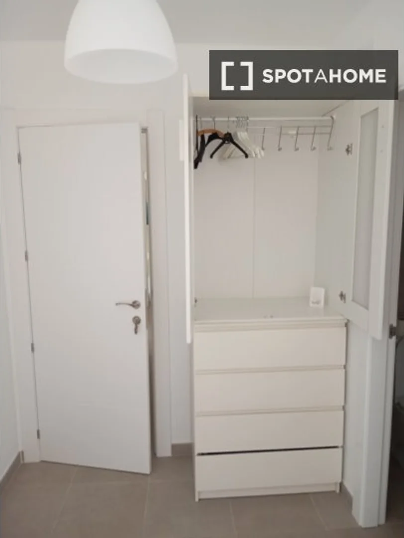 Chambre d'étudiant économique avec emplacement pratique dans 