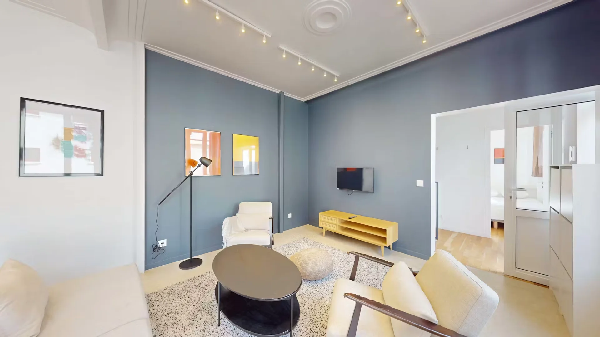 Bright and airy student room with easy university access in 