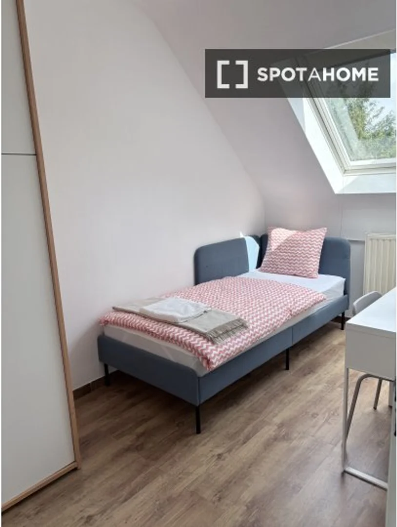 Habitación asequible para estudiantes con buena iluminación en 
