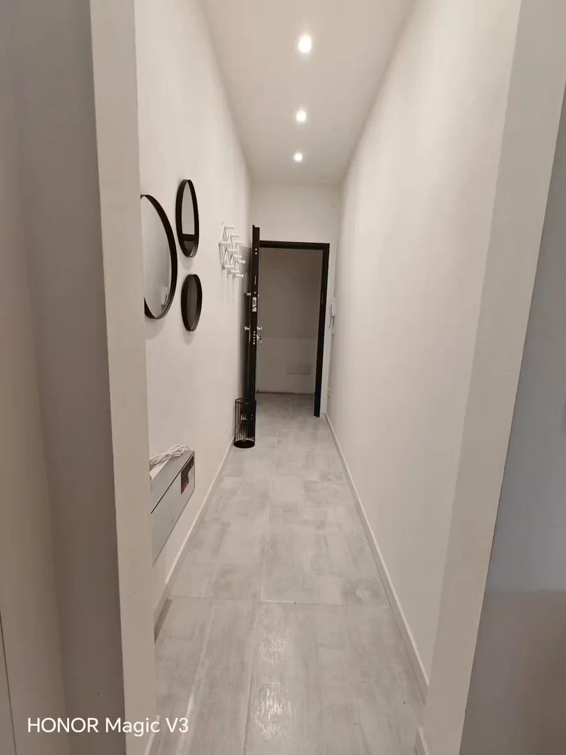 Habitación estudiantil amplia y cómoda en 