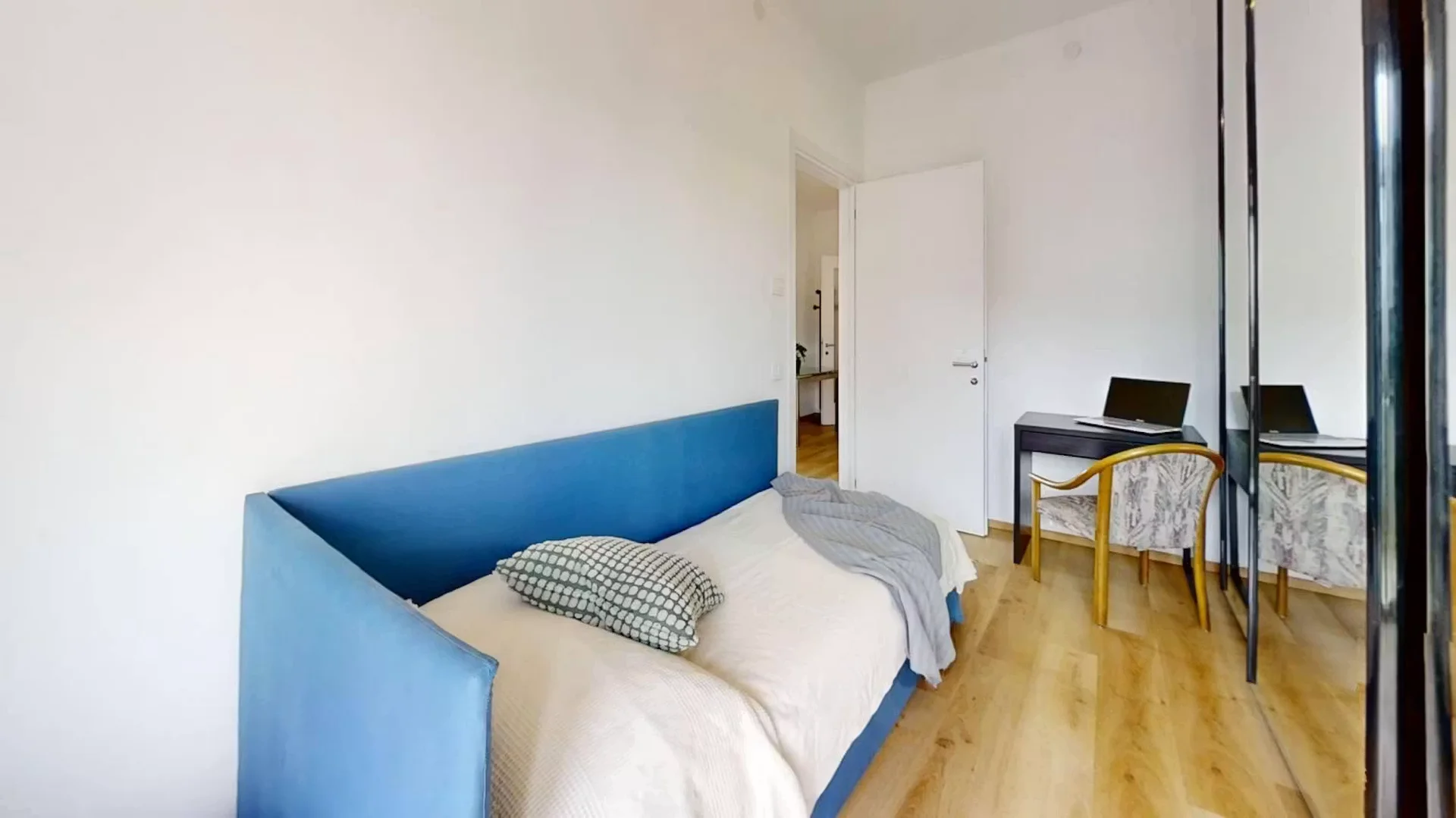 Chambre d'étudiant économique avec emplacement pratique dans 