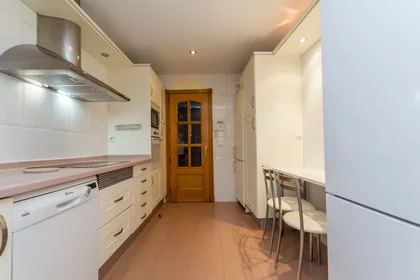Private room at Avenida de las Américas, Distrito Centro, image 6 of 10